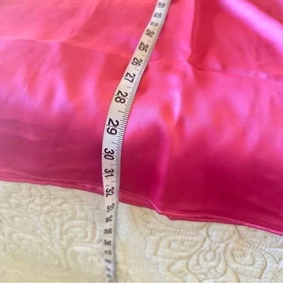 NWT WeWoreWhat cut out midi skirt in hot pink satin women’s size small - Picture 8 of 10